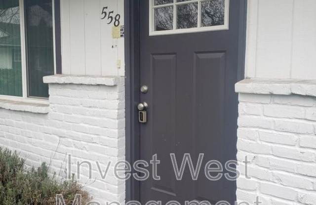 558 NE Anderson Road