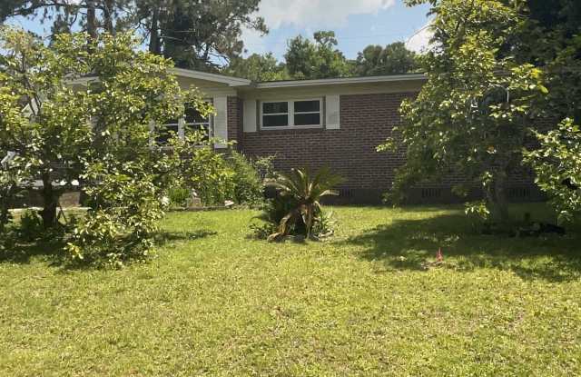 1212 Suburban Drive