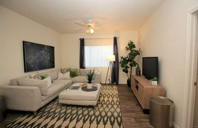 Maravilla Apartments