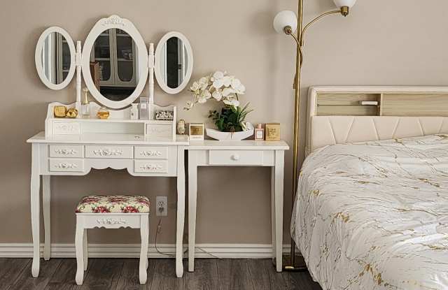 7869 Ambassador Drive