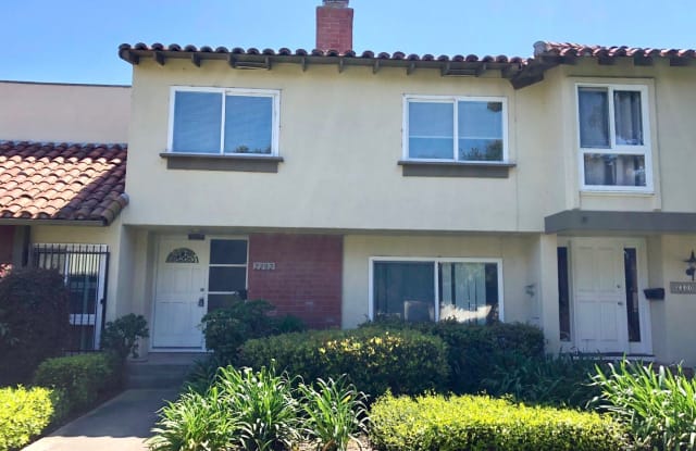 2202 Vista Hogar - 2202 Vista Hogar, Newport Beach, CA 92660