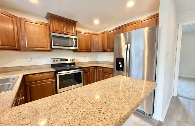 **4bed near MIL base- GRANITE/STAINLESS STEEL Appliances~ Roomates welcome!