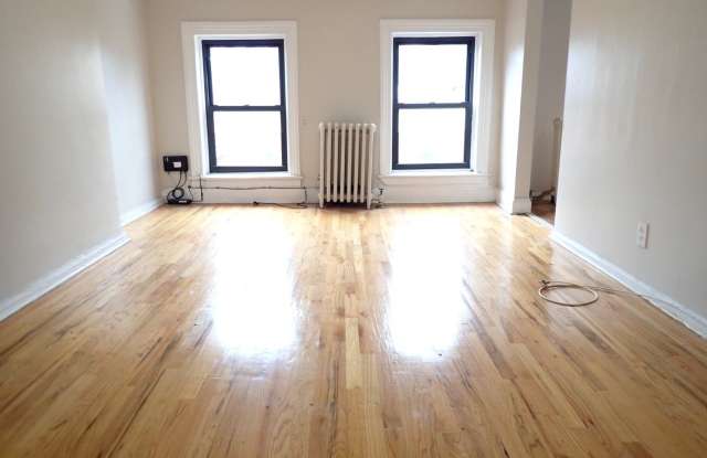 Photo of 124 S OXFORD STREET