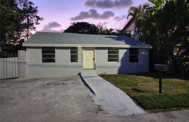 2636 SW 29th Ct - 2636 Southwest 29th Court, Miami, FL 33133