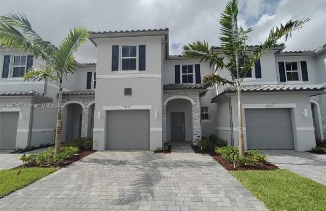 12005 NW 47 MNR