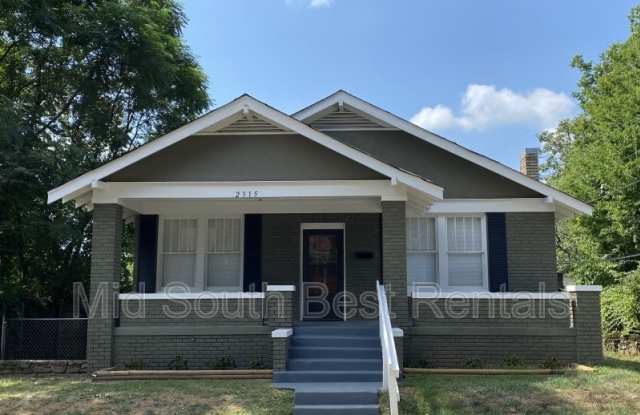 2315 W 18th St