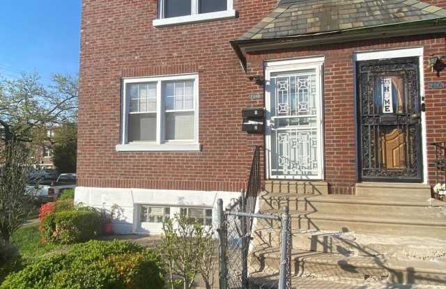 Photo of 7400 RUGBY STREET