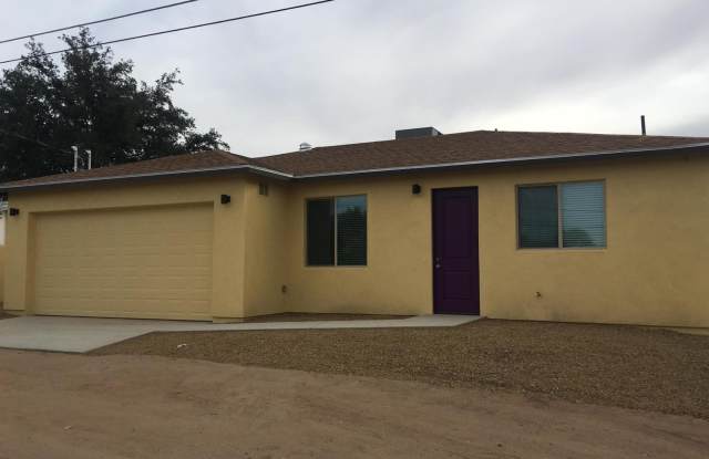 Photo of 1747 E 10th Street