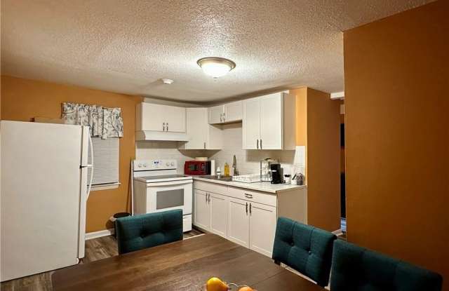 Photo of 800 Oakland Beach Avenue unit: A