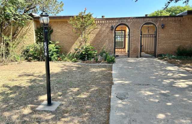 3Bed/2Bath Available 6/16
