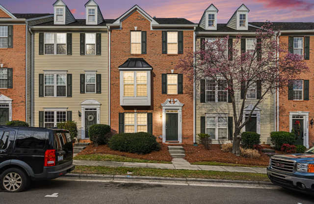 11712 Fiddlers Roof Ln