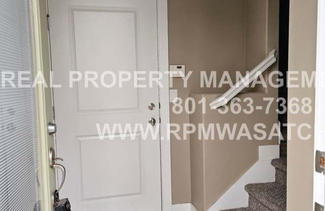 4 Bedroom 2.5 Bath Town Home in Daybreak!