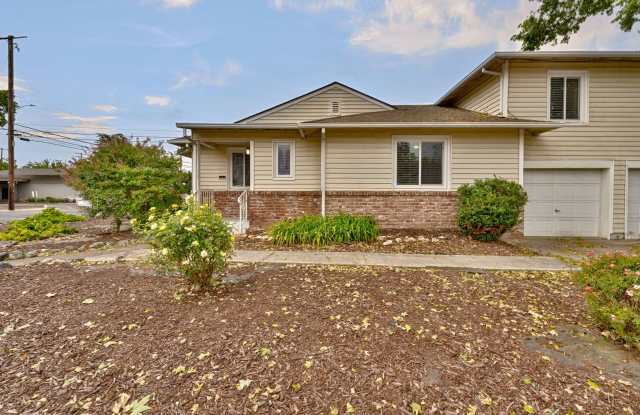 5400-5402 Folsom Blvd
