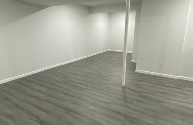 4909 COLONEL BEALL Place