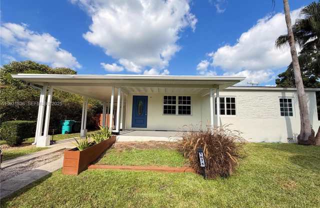 Photo of 1075 NE 120th St