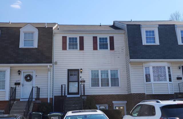 1675 RIDGELY Court