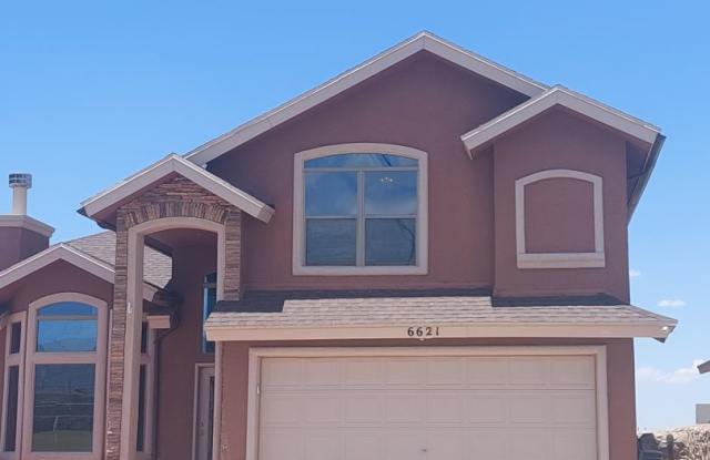 3 bedroom 2 bathroom beautiful rental ! Available November