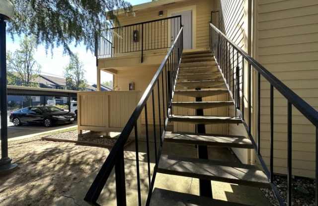 7445 Auburn Oaks Court