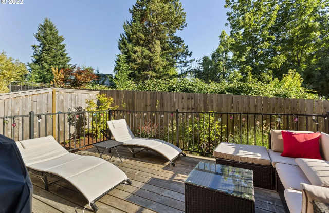 16760 Southeast Fox Glen Court