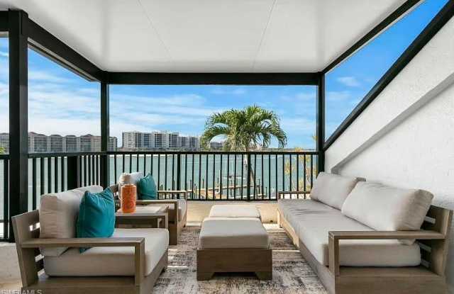 Photo of 310 La Peninsula Boulevard - 310