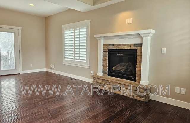 808 Grand Cayman Drive