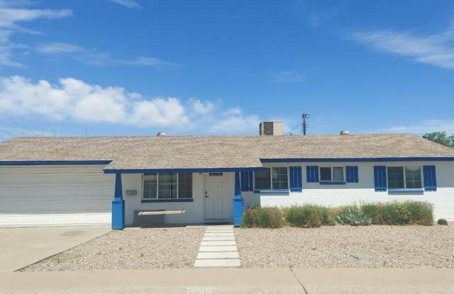 DROP-DEAD GORGEOUS SCOTTSDALE HOME!!