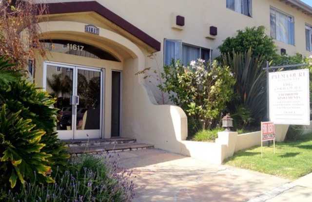 KCI - PALM COURT APARTMENTS