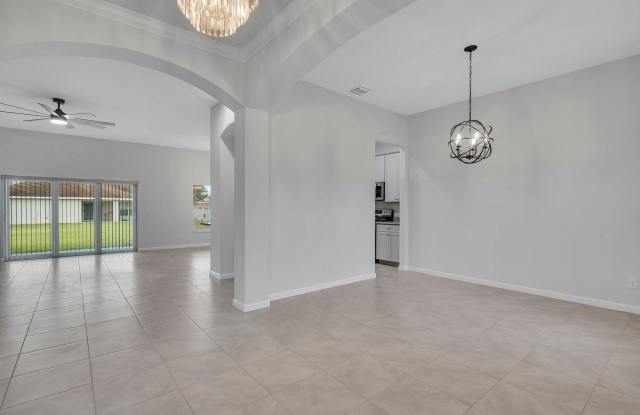 1445 SW Leisure Lane