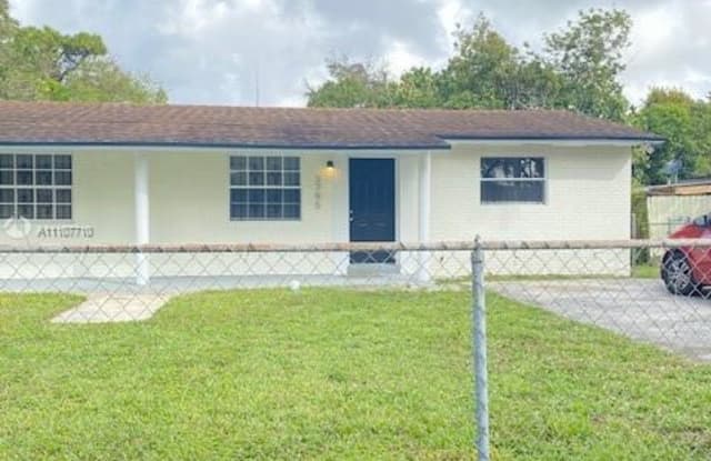 3795 NW 164th St - 3795 NW 164th St, Miami Gardens, FL 33054