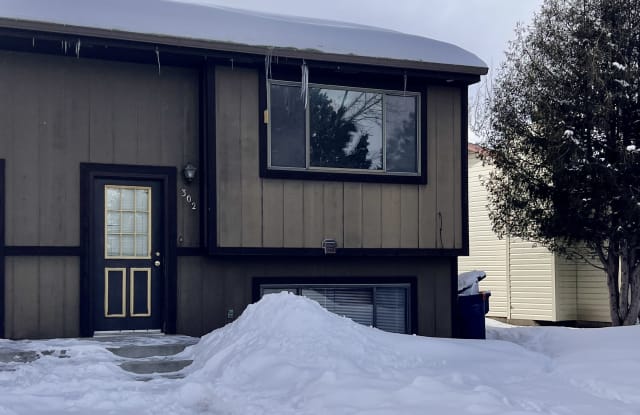 302 Hoffman Dr - 302 Hoffman Drive, Bozeman, MT 59715