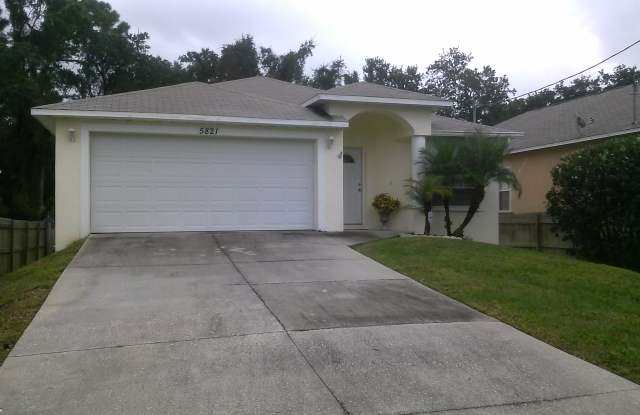 5821 Mohr Loop - 5821 Mohr Loop, Town 'n' Country, FL 33615