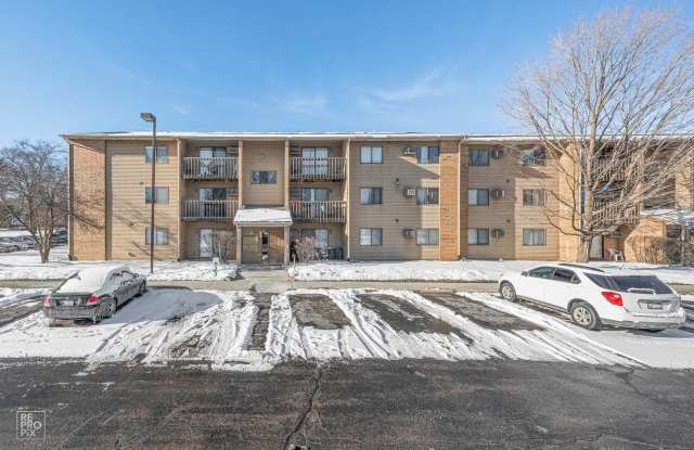 2 Bedroom Condo in the Virginia Road Condominiums in Crystal Lake!