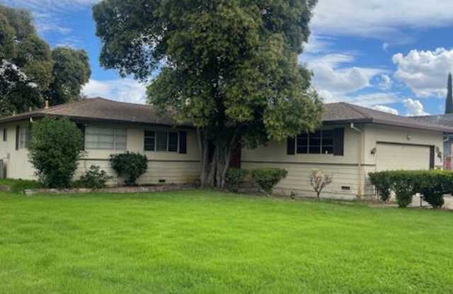 Photo of 8016 El Cajon St