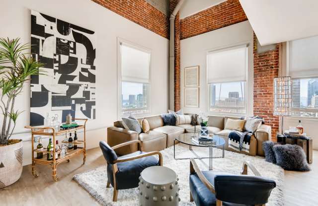 Photo of 625 Broadway