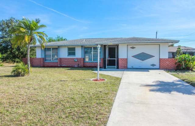 3244 Pinetree St.