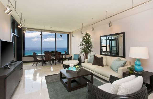 Yacht Harbor Towers Fully Furnished Oceanfront Penthouse 2/2/1