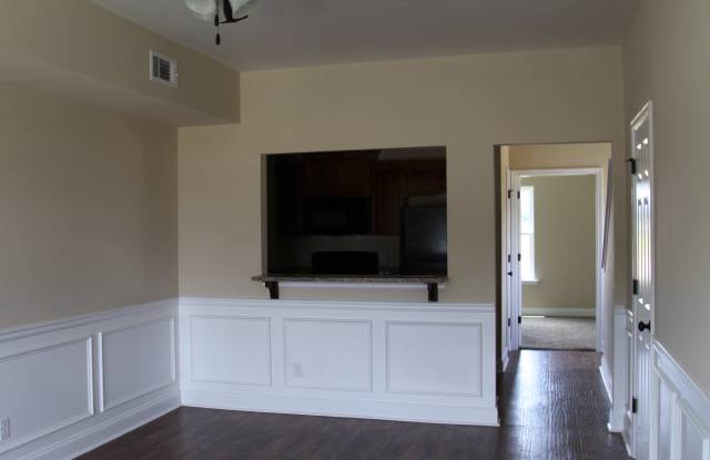 Photo of 140 Reserve Ln