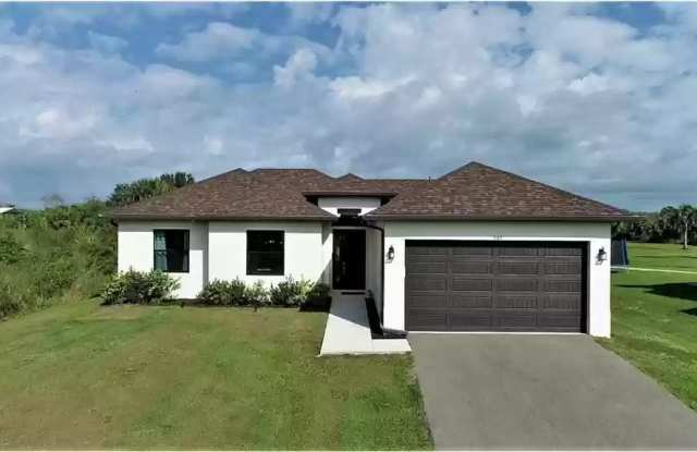 Photo of 585 41st Avenue Northwest