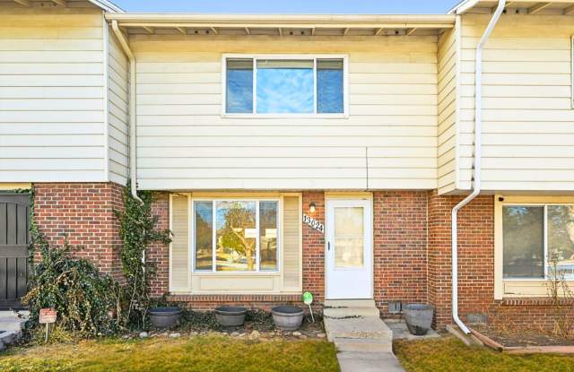 3BR Townhome in Aurora | Private Yard, Covered Parking  Community Pool