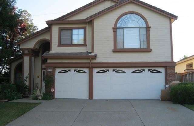 4532 Montara