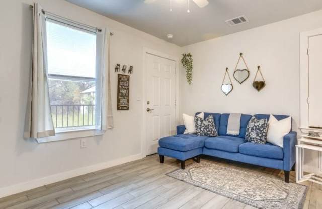 6423 melissa ann unit: 2104