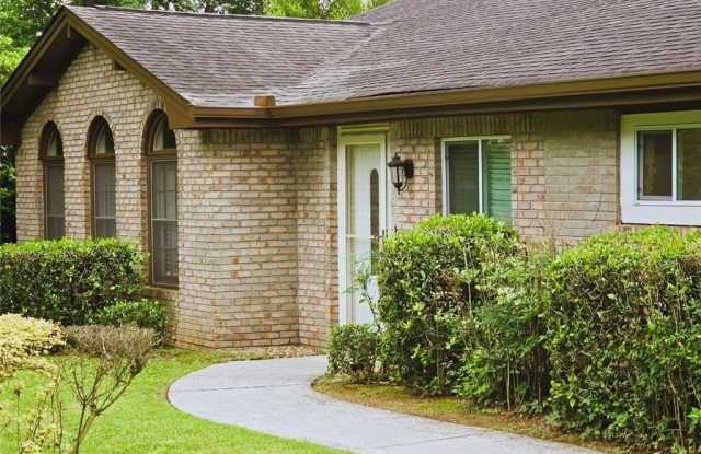 2821 Meadow Lark Trail