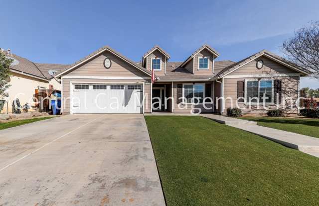 4 Bedroom/2 Bath Home in the Northwest - $2695 Per Month!