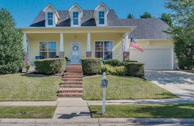 2009 Magnolia Parkway