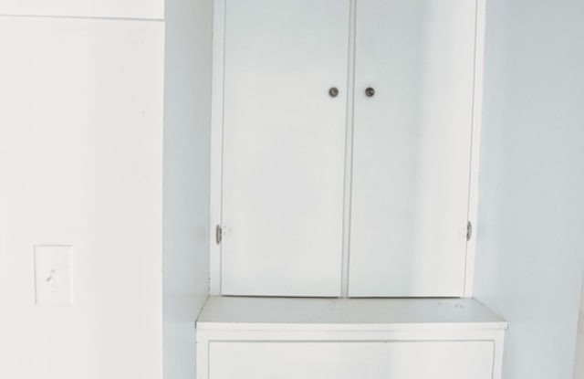 326 East Savidge Street