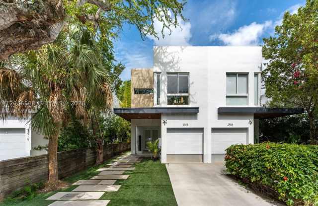 2908 Virginia St