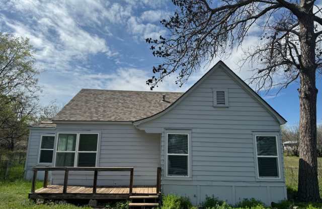 Two Bedroom Near ACU - 1142 Monroe Street, Abilene, TX 79601