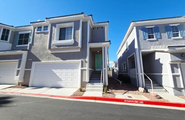 Photo of 3 BEDROOM  2.5 BATH TOWNHOME LOCATED IN GREEN VALLEY HENDERSON