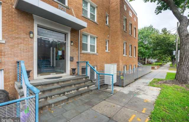 921 BUTTERNUT ST NW #303