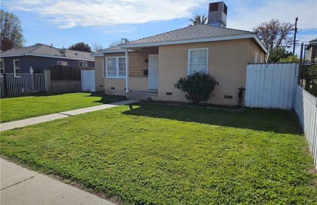 6907 White Oak